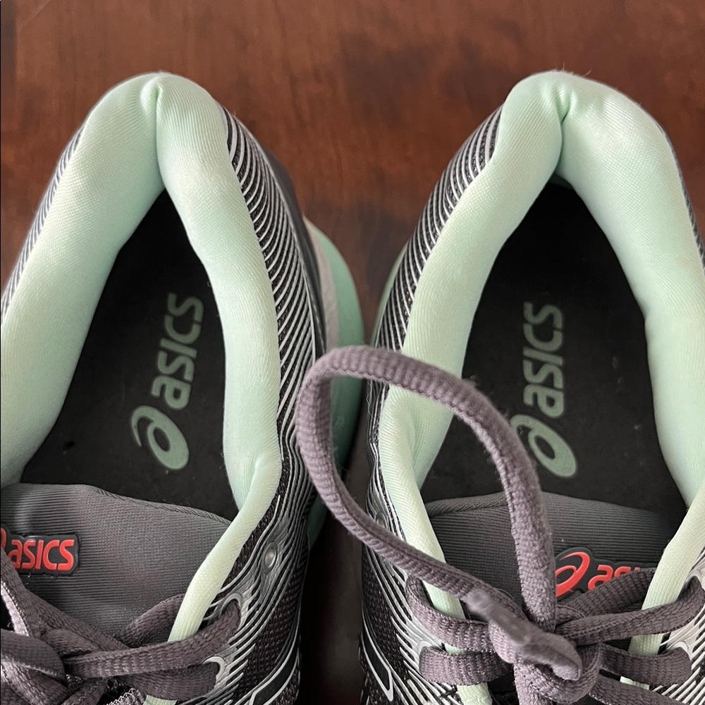 ASICS Stylish Women's Running Shoes - Gray and light green - Picture 3 of 4